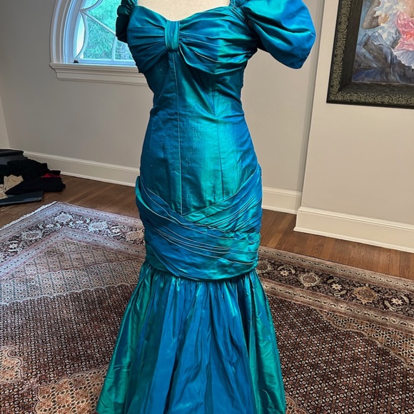 Luxury Jessica McClintock silk evening gown strapless VIDEO IN PHOTOS - Picture 9 of 9